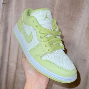 Air Jordan 1 Low Limelight